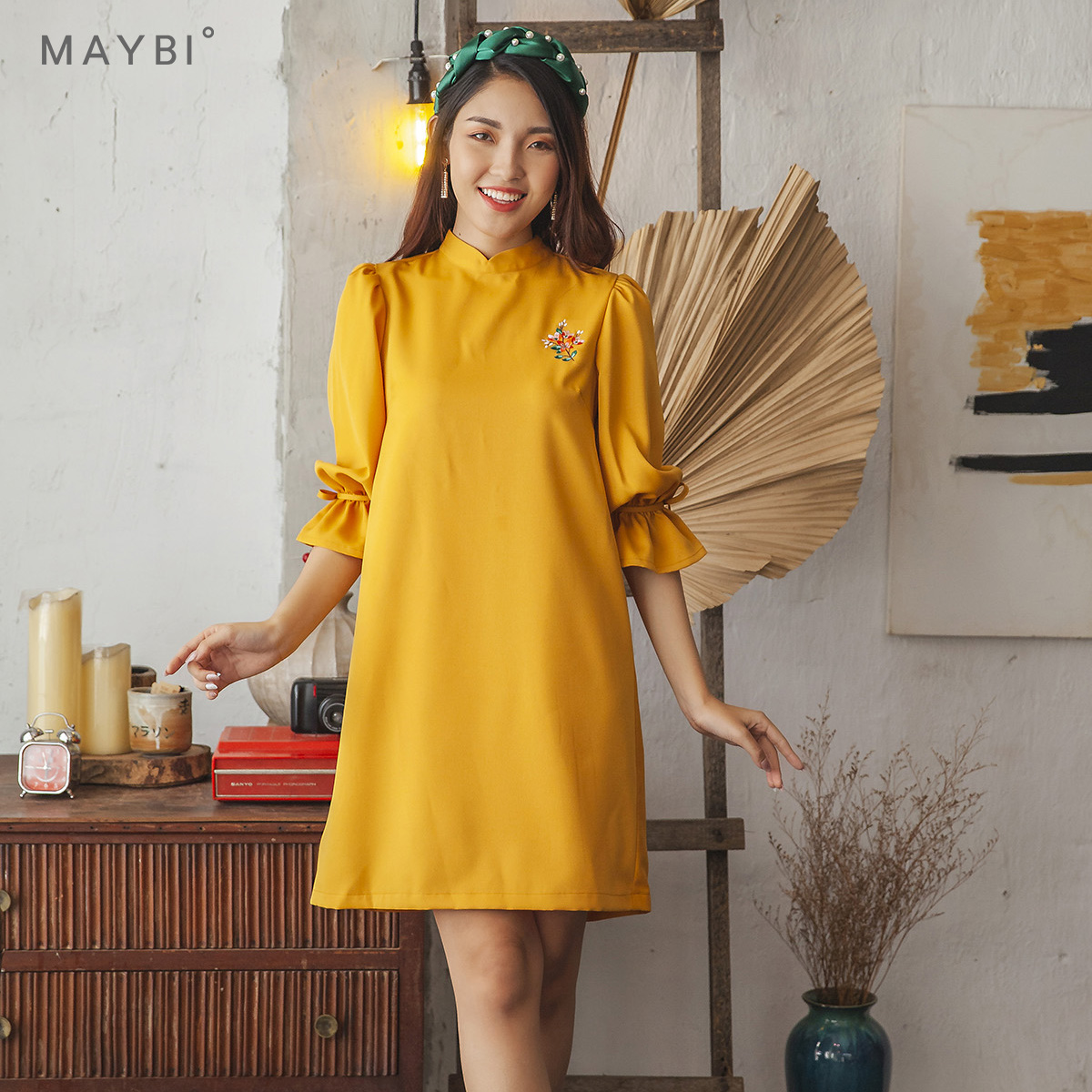 [NHẬP MÃ NOVFALAZSOCIAL02 GIẢM 40K ĐƠN 199K  ] Đầm áo dài Nguyệt Mỹ MAYBI lụa tuyết màu vàng