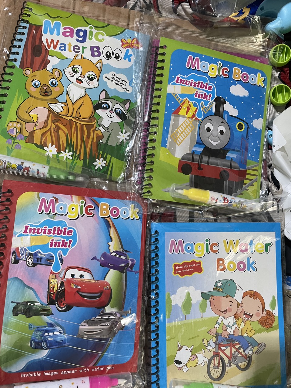 hot Tranh tô màu nước ma thuật Magic water book tụ khô có thể sử dụng lại nhiều lần. Nhiều chủ để sinh động giúp bé yêu thích