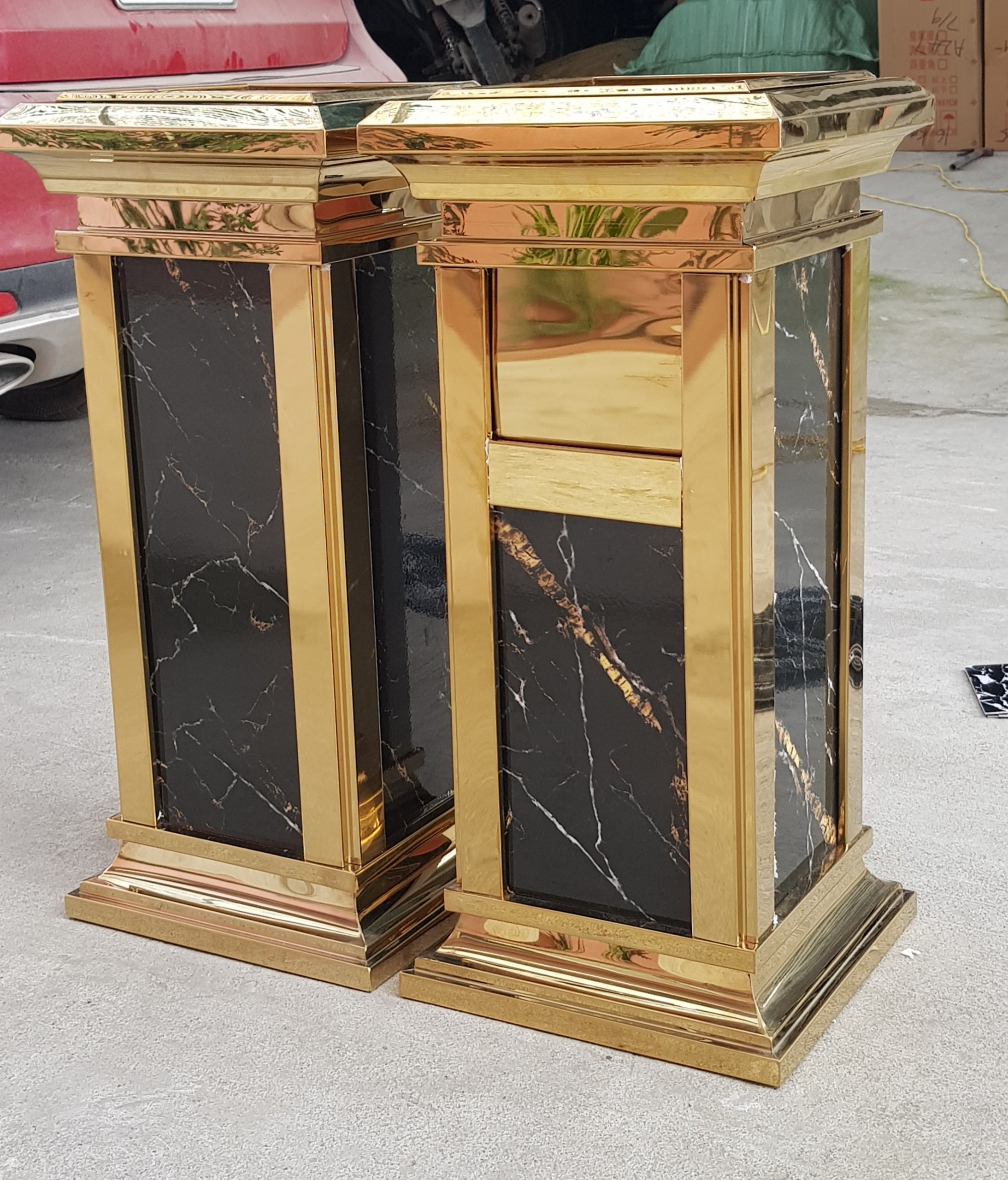 Thùng rác inox mạ vàng gạt tàn thuốc lá trang trí cho nhà hàng khách sạn