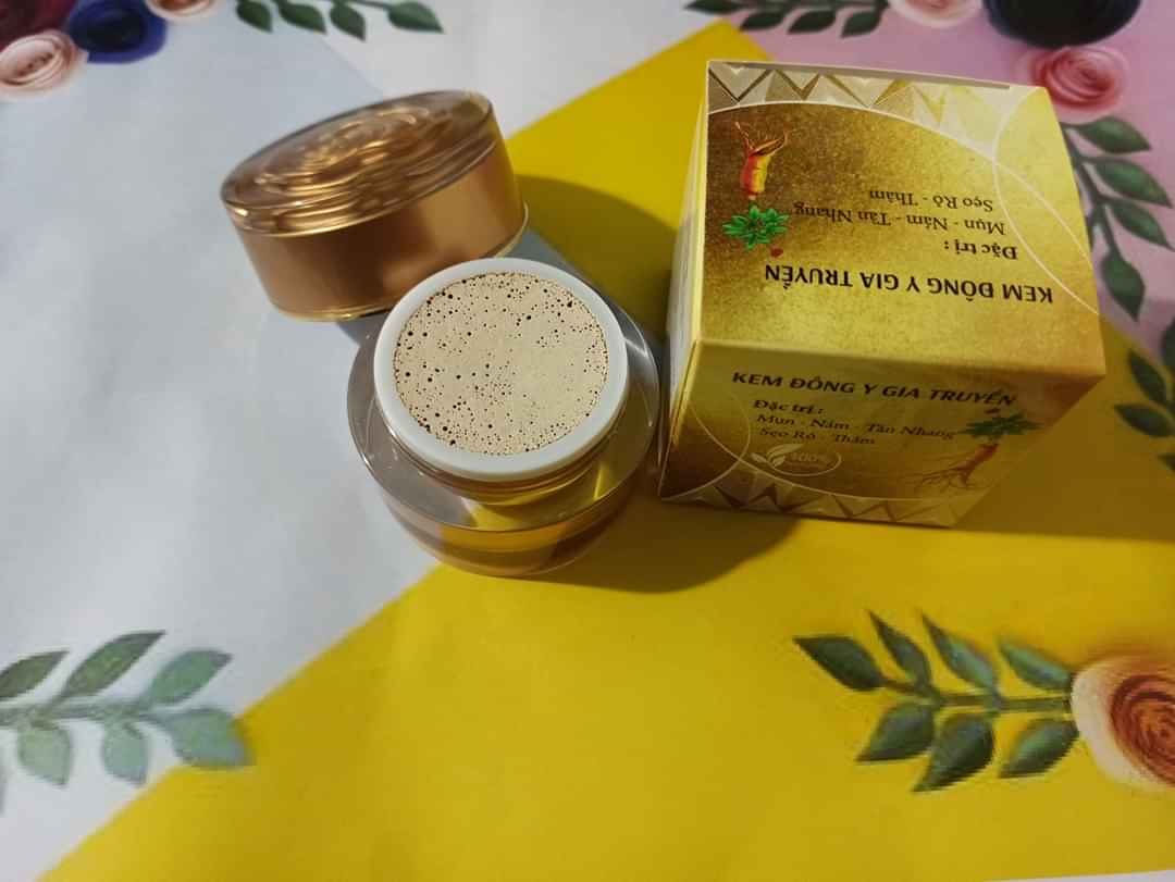 [Hcm]( Tặng Kich Bong Da Tái Tạo )Kem Thảo Dươc Tái Tao Loại Bỏ Mụn Nám Tan Nhang Chống Lão Hóa 20Gr Giup Da Trắng Hồng Căng Mịn Handmade