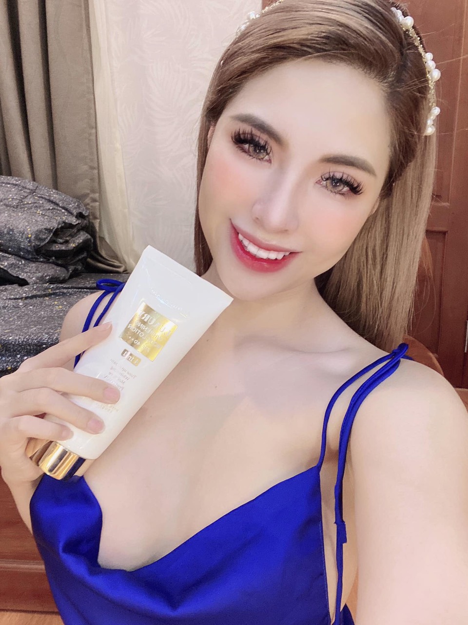 [Hcm]Kem Dưỡng Da Body + Tặng Kèm Muối Tẩy Tế Bào Chết Kiwi # Không Trôi Khi Gặp Nước Không Dính Quần Áo - Chuyên Dành Cho Các Hot Girl