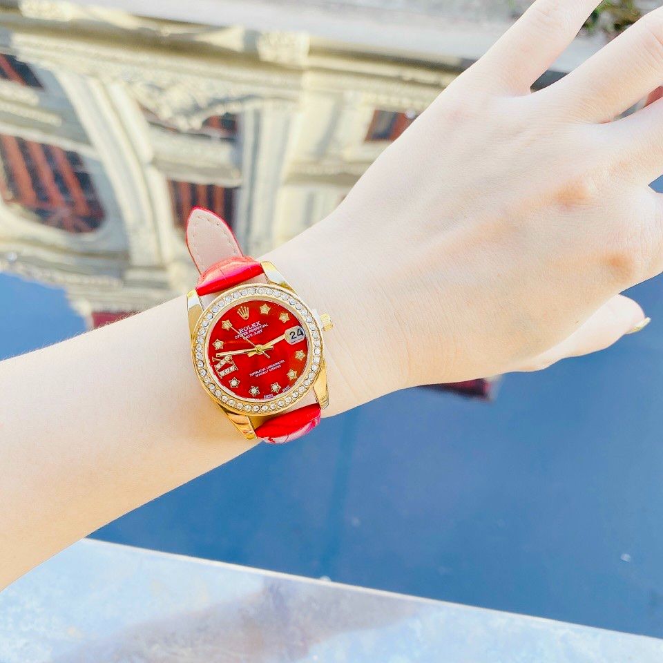 Đồng hồ nữ Rolex viền đính đá dây da nhẹ nhàng sanh chảnh
