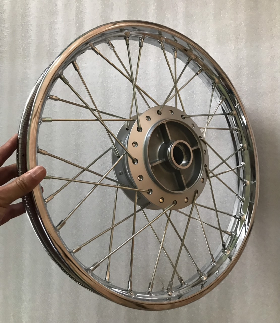 Bán lẻ 1 cái niềng(vành nan) sắt trước hoặc sau cho tất cả các dòng xe Honda Dream Wave Future đời c