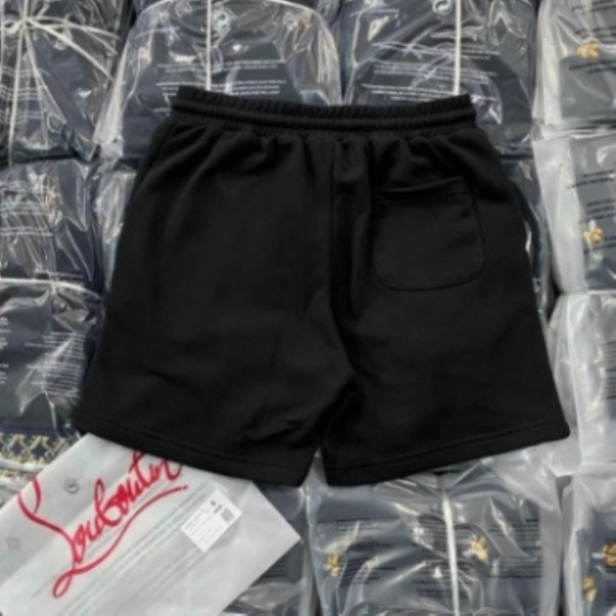 ♤  Quần Short Nam Louboutin Chữ In Kim Tuyến Cực Nét - Quần LBT Kim Tuyến Chất Liệu Umi Form Dáng Th