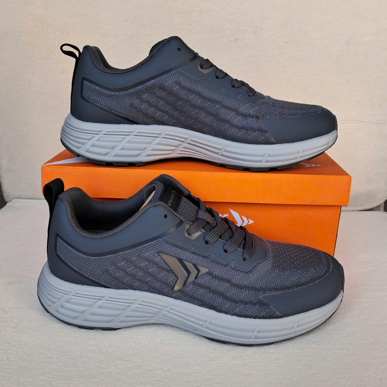 Giày Thể Thao Nam Bitis Hunter Core 2024 HSM007200XAM (Xám)