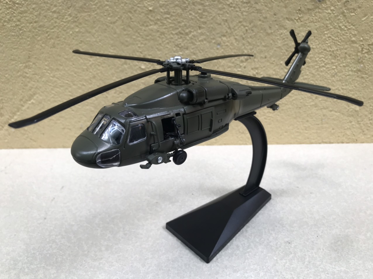 [HCM]Mô hình máy bay Trực Thăng UH-60 Black Hawk 1:72