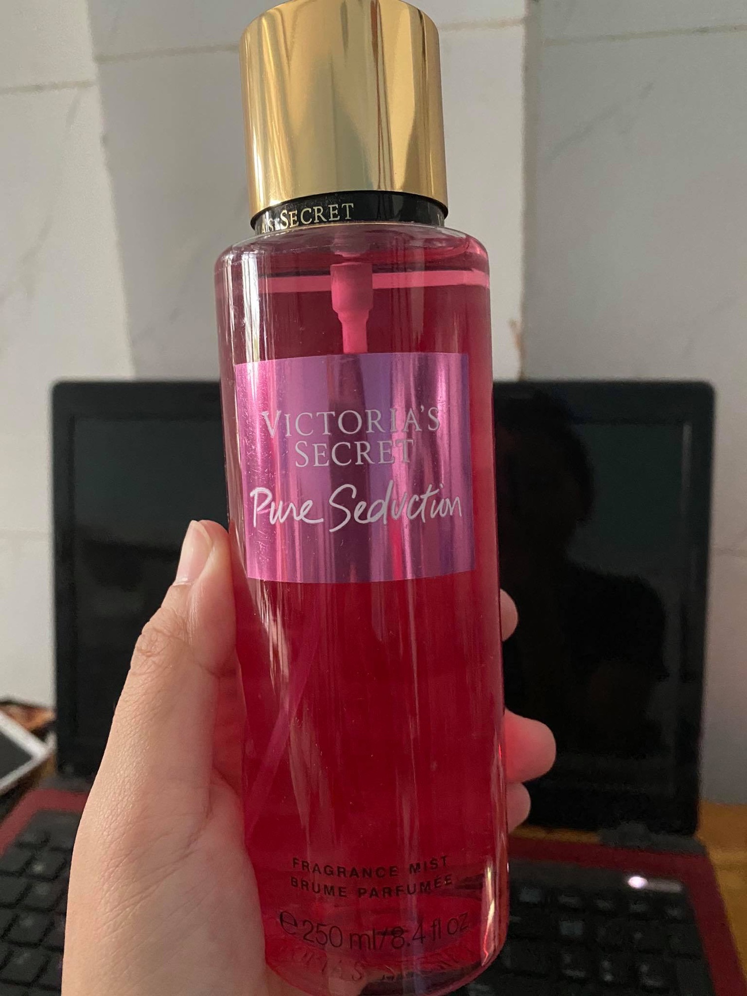 [Hcm]Nước Hoa Xịt Thơm Toàn Thân Nữ Victoria Secrect Chai 250Ml