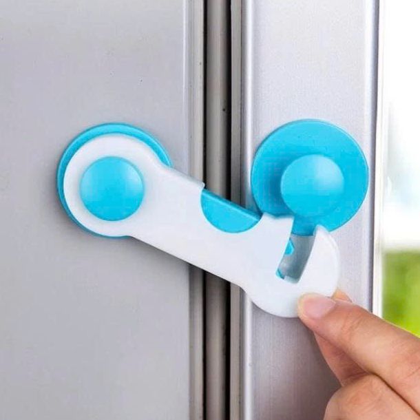 COMBO 5 Khóa Gài Tủ Lạnh An Toàn Cho Bé Chốt Khóa Ngăn Kéo Cửa Tủ Chống Kẹt Tay Trẻ Em / Khóa Tủ Lạnh & Tủ Khóa An Toàn Chống Mở Cửa Dành Cho Trẻ Em