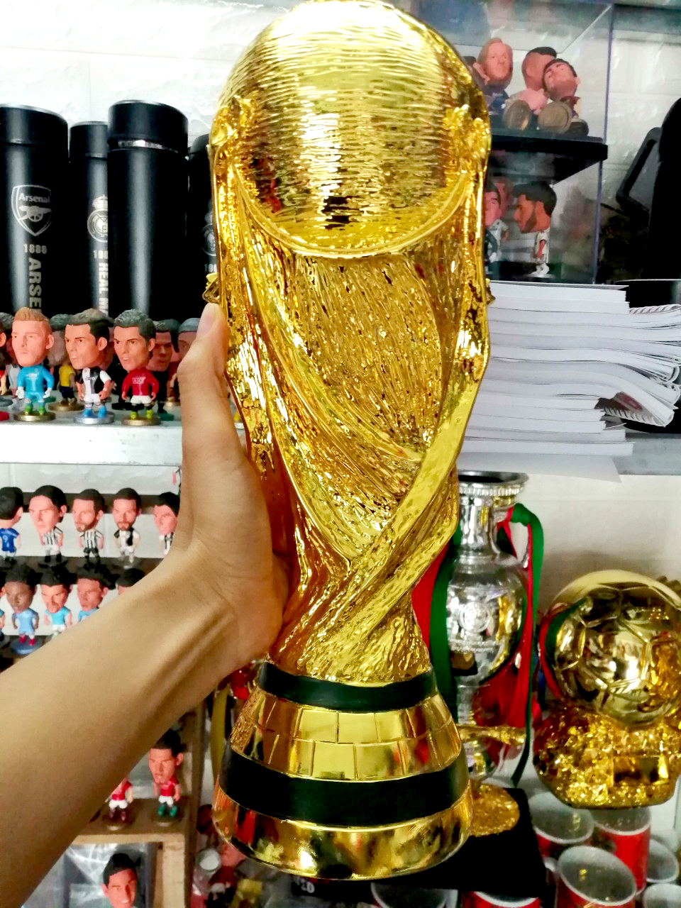 Mô hình Cup vàng World cup