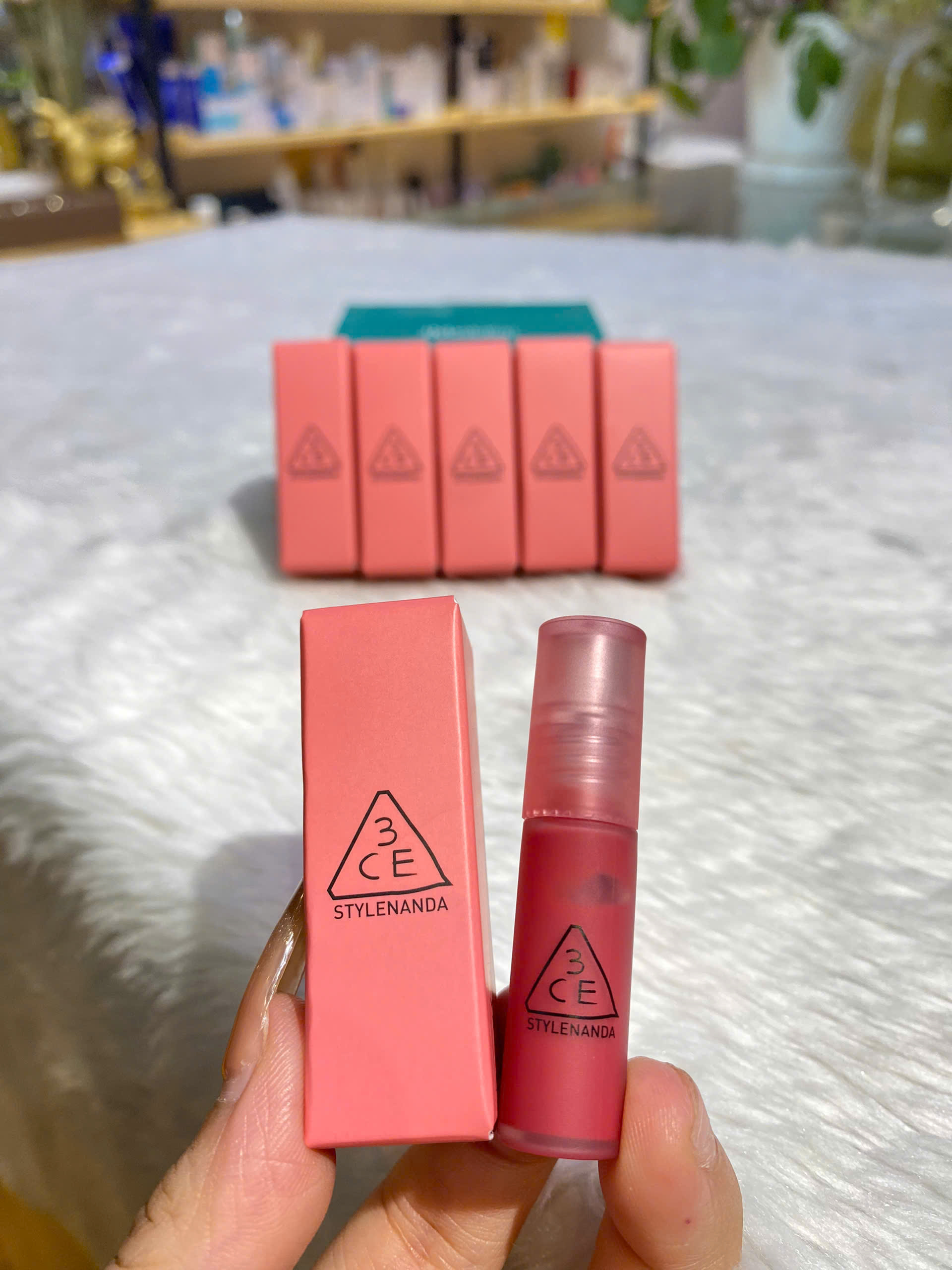 Son Kem Lì Mịn Mượt Nhẹ Môi 3CE Mini Blur Water Tint- Pink Guava (Hồng đào)