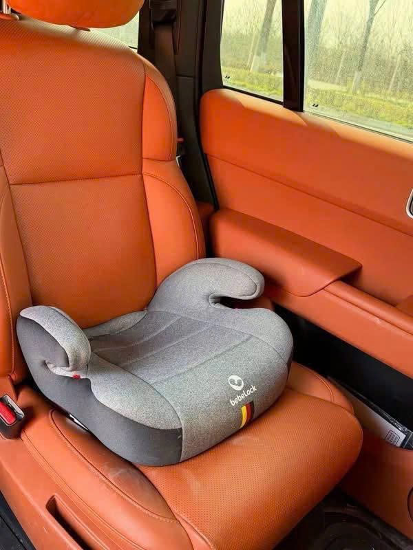 Ghế nâng (Booster Seat) thương hiệu Bebelock: Dành cho trẻ lớn 3-12 tuổi không hỗ trợ Isofix