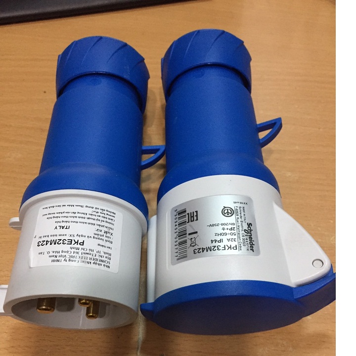 Ổ CẮM CÔNG NGHIÊP - PHÍCH CẮM 32A SCHNEIDER MODEL:PKE32M423-PKF32M423