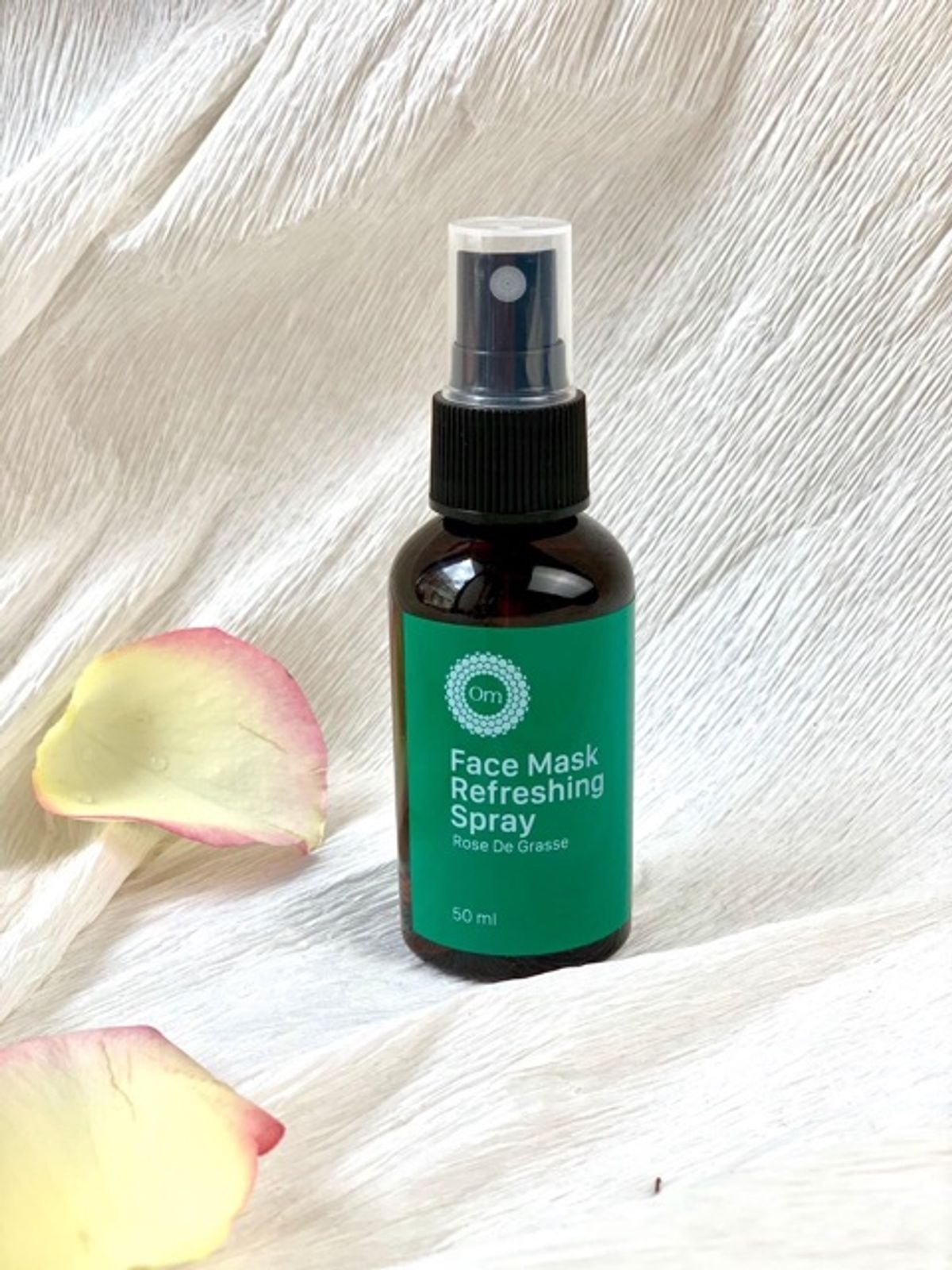 Xịt Khử Khuẩn Khẩu Trang - Hương Hoa Hồng Tươi Mới - Chai Xịt 50Ml