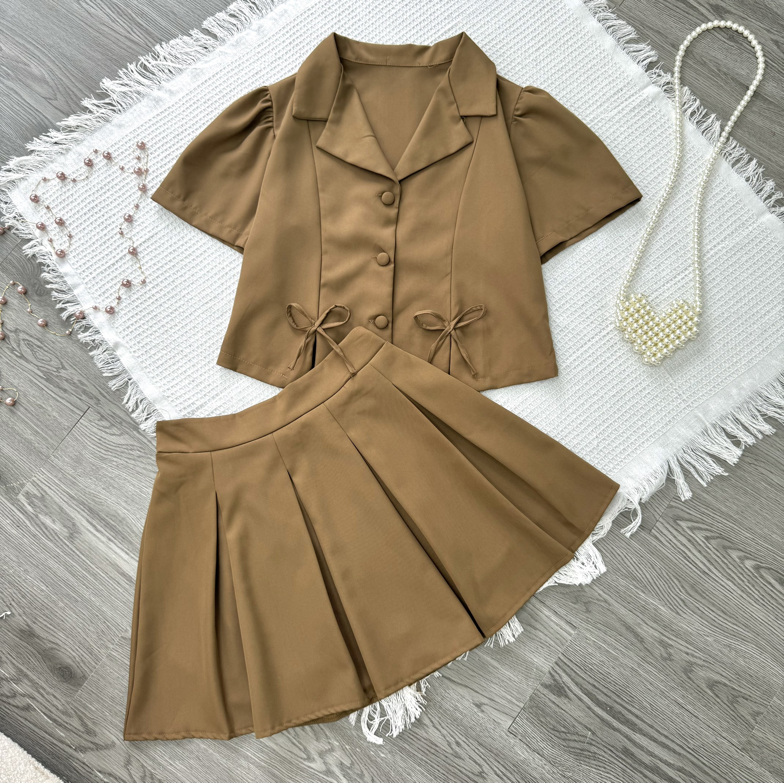 Set đồ tiểu thư bigsize nữ áo sơ mi cổ vet tay bồng croptop kèm chân váy xếp ly dáng chữ A xòe chất 