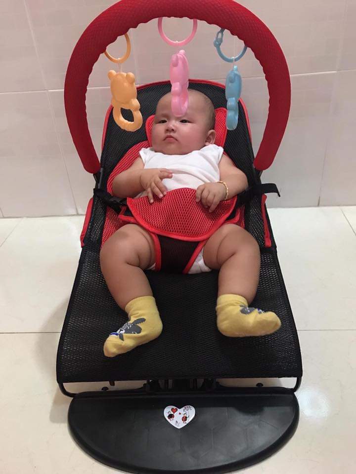Ghế rung cao cấp ăn bột cho bé - Có bảo hiểm + đồ chơi + mái che + điều chỉnh nằm ngồi