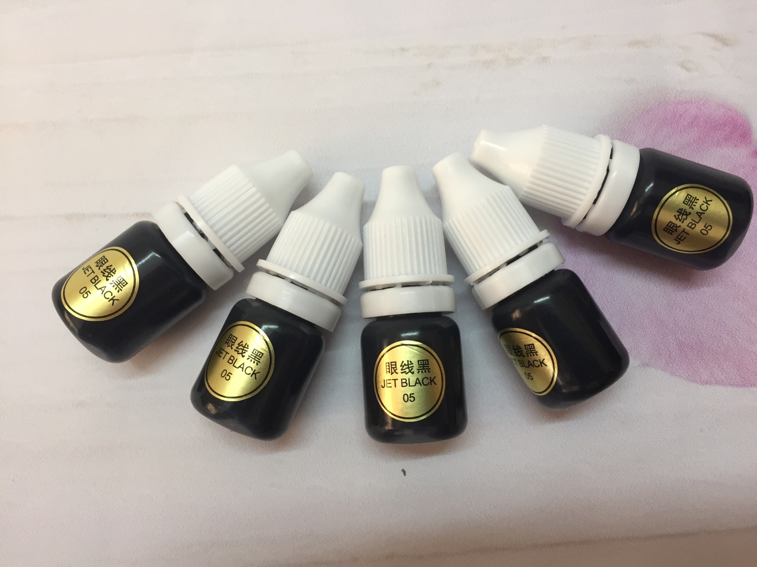 MỰC TẬP PHUN 5ML TRÊN DA GIẢ TRONG PHUN XĂM THẨM MỸ