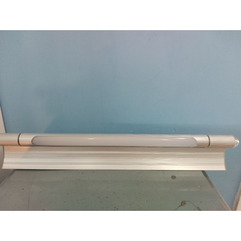 Đèn rọi gương nhà tắm đèn tường soi tranh - L028 thân trắng hoặc vàng