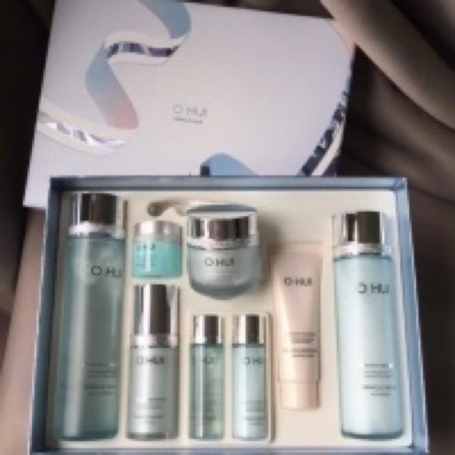 Bộ mỹ phẩm OHUI Miracle Moisture