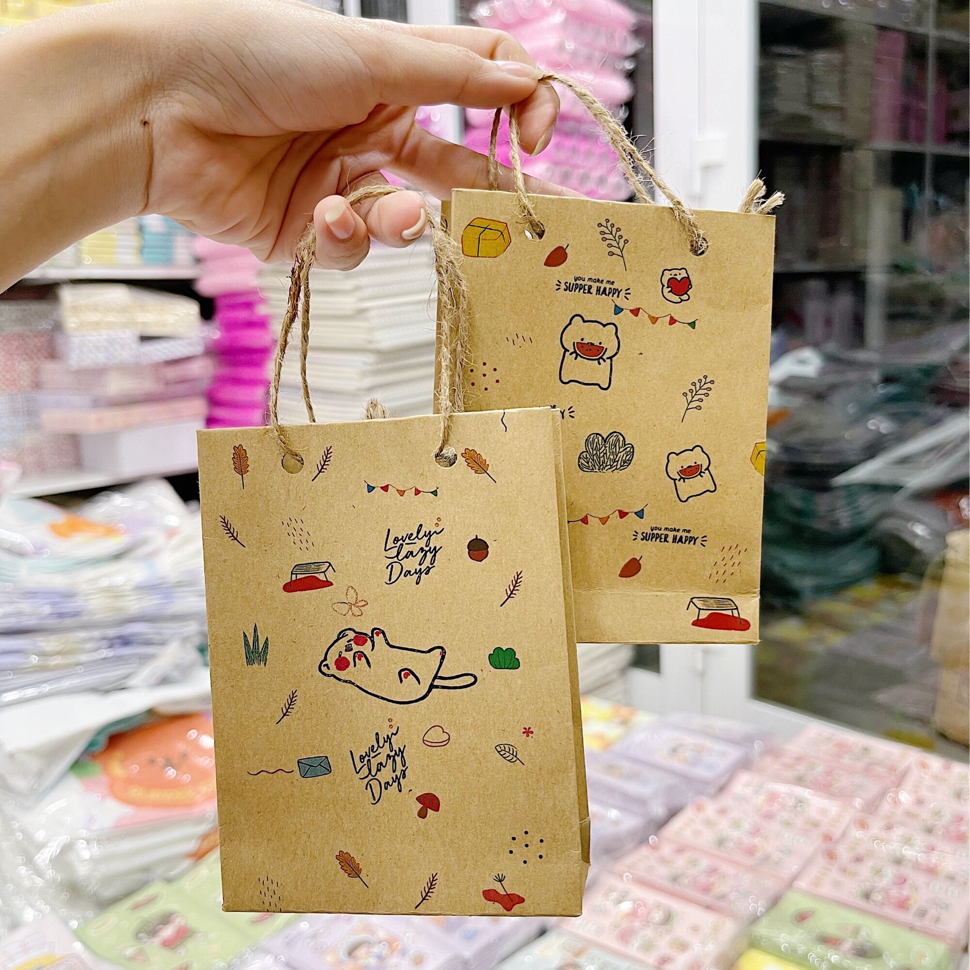 [MUA 2 GIẢM 5%]Túi đựng quà giấy craft 9x12x3 (cm) hoạ tiết xinh xắn
