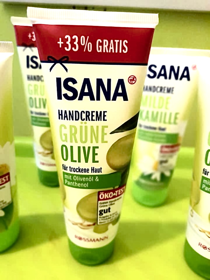 Kem Dưỡng Da Tay Isana Handcreme Olive