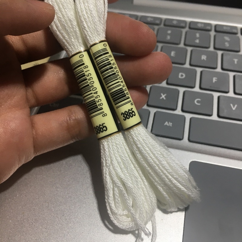 [CHỈ COTTON AIRO] chỉ thêu cotton airo tone trắng kem đen ( vui lòng chọn mã số bạn cần hình ảnh chỉ mang tính chất cho các bạn so sánh độ chênh lệch tone - phần phân loại có ghi rõ mã số từng tép )