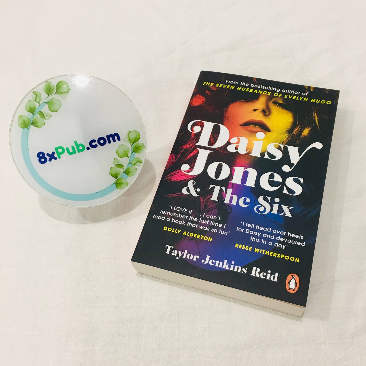 Book - Daisy Jones and The Six by Taylor Jenkins Reid