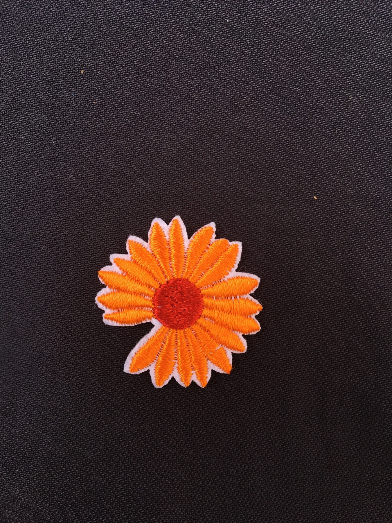 Miếng vải sticker ủi thêu hình hoa cúc hoạ mi daisy logo G-Dragon Peaceminusone phụ kiện patch vá dán giày paranoise