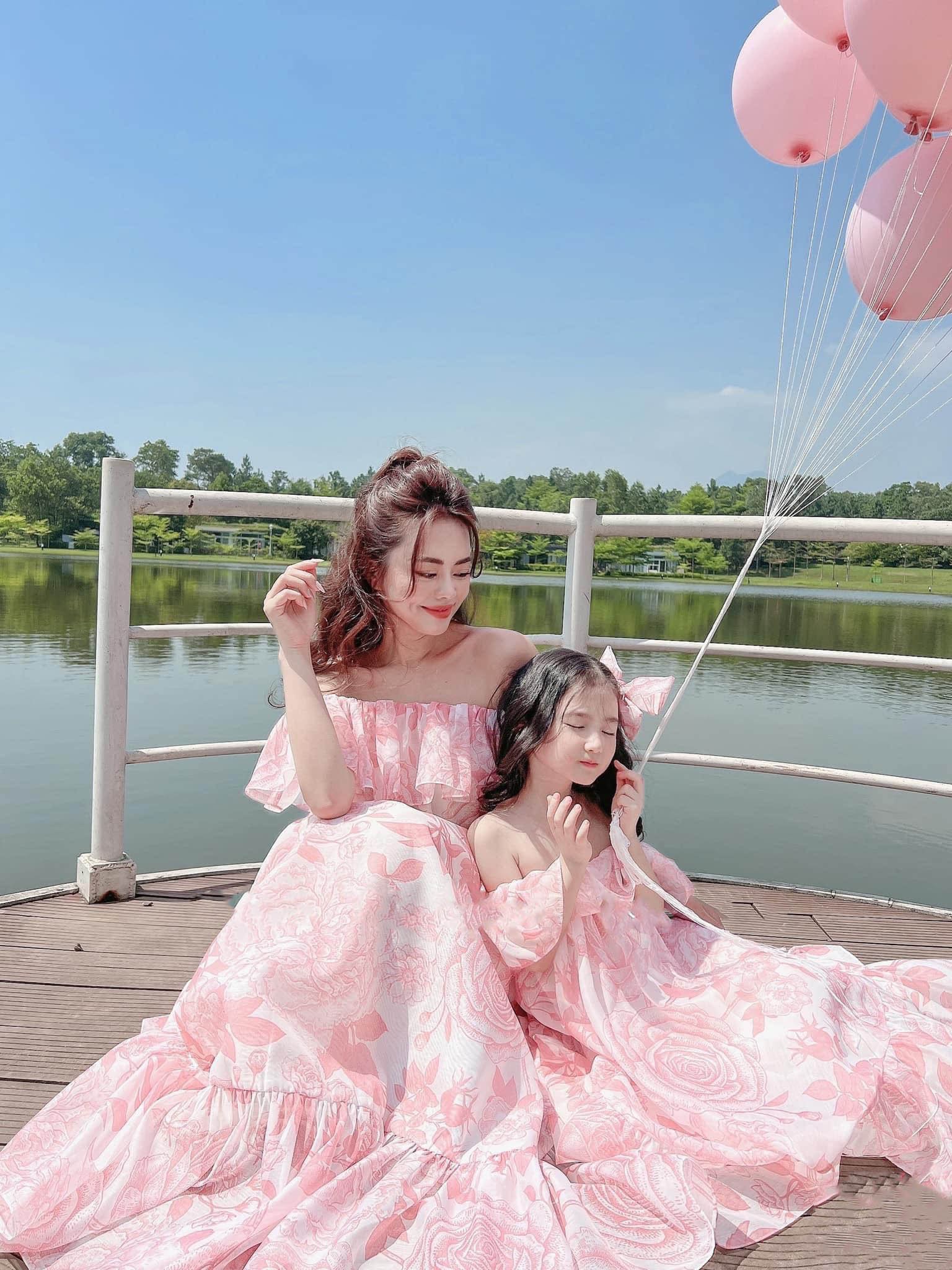 Váy đôi mẹ và bé gái maxi cổ vuông dáng dài tôn dáng cho cả mẹ và bé |  Lazada.vn