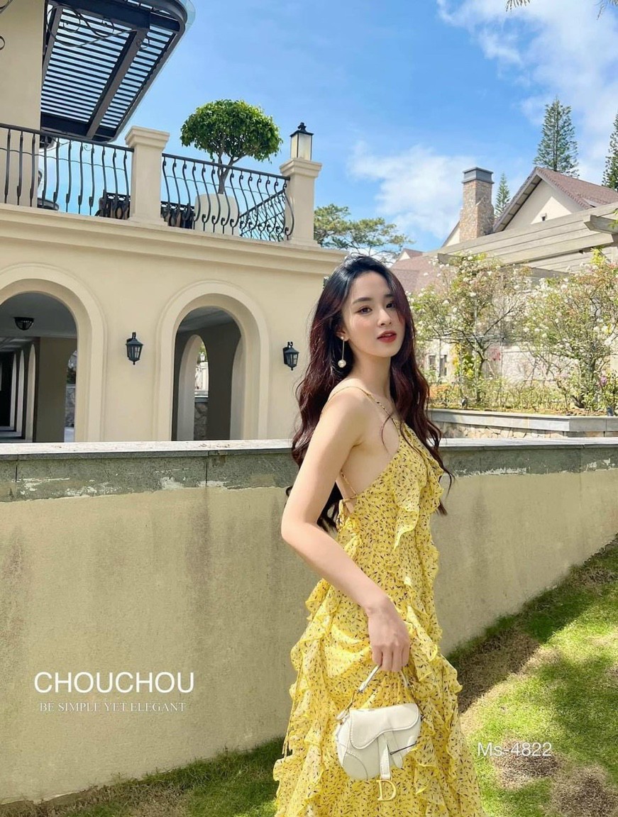Váy ngắn màu vàng đi... - Váy Maxi Đi Biển Đẹp ở Bắc Ninh | Facebook