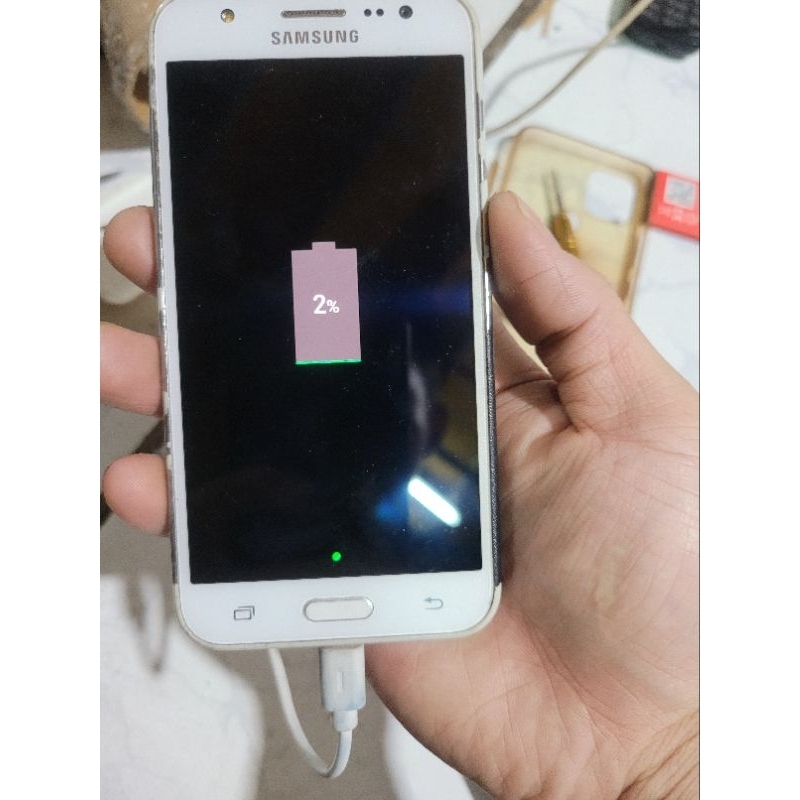 Cụm xác Samsung J5 còn màn treo