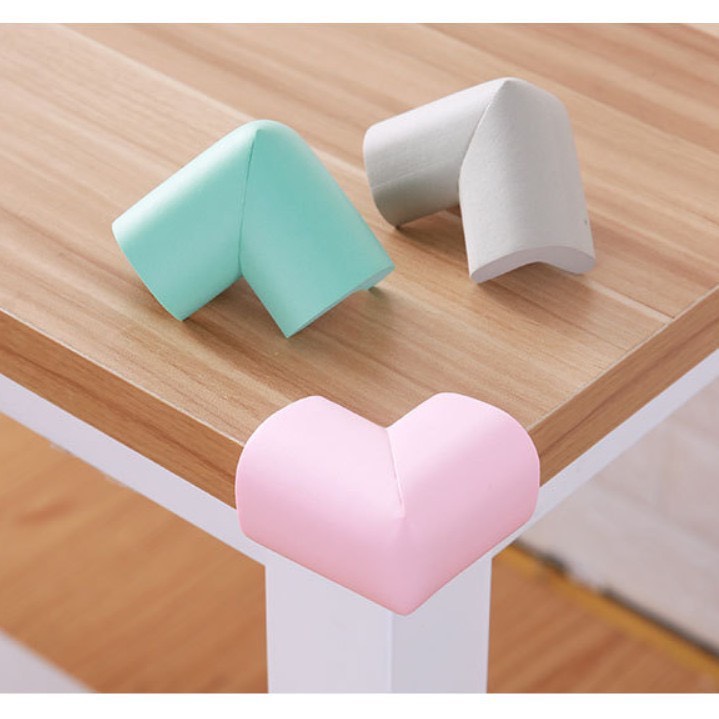 Set 4 mút xốp dán chụp góc bàn bịt cạnh bàn bảo vệ an toàn cho bé