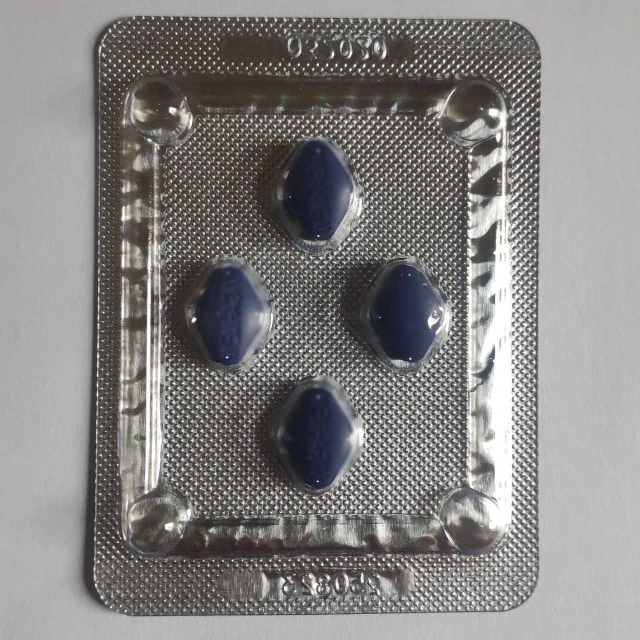 Hỗ Trợ Sinh Lí Nam Tăņg Số Lần Qhe Việt Nam (Hộp 4 Vıên)