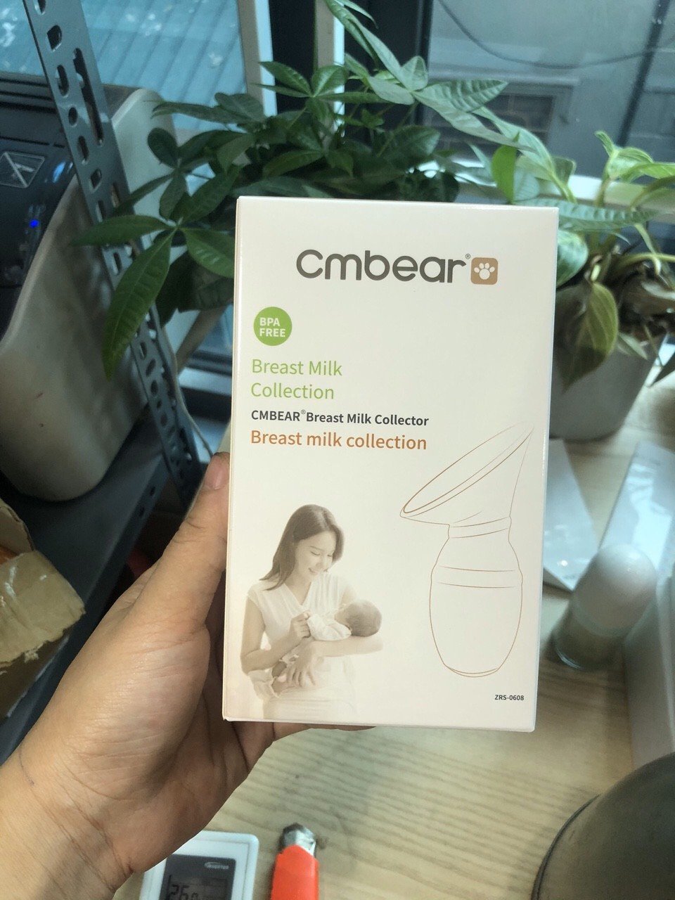 Bình/ Cốc/ Phễu Hứng Sữa Tự Động Kèm Nắp + Chân Đứng CmBear - KB