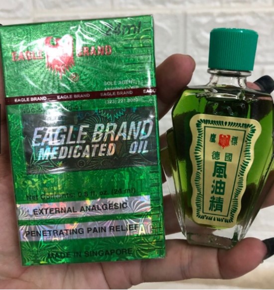 Dầu Gió Xanh 2 Nắp Singapore Eagle Brand Con Ó Hàng Xach Tay Mỹ (Mẫu Mới)