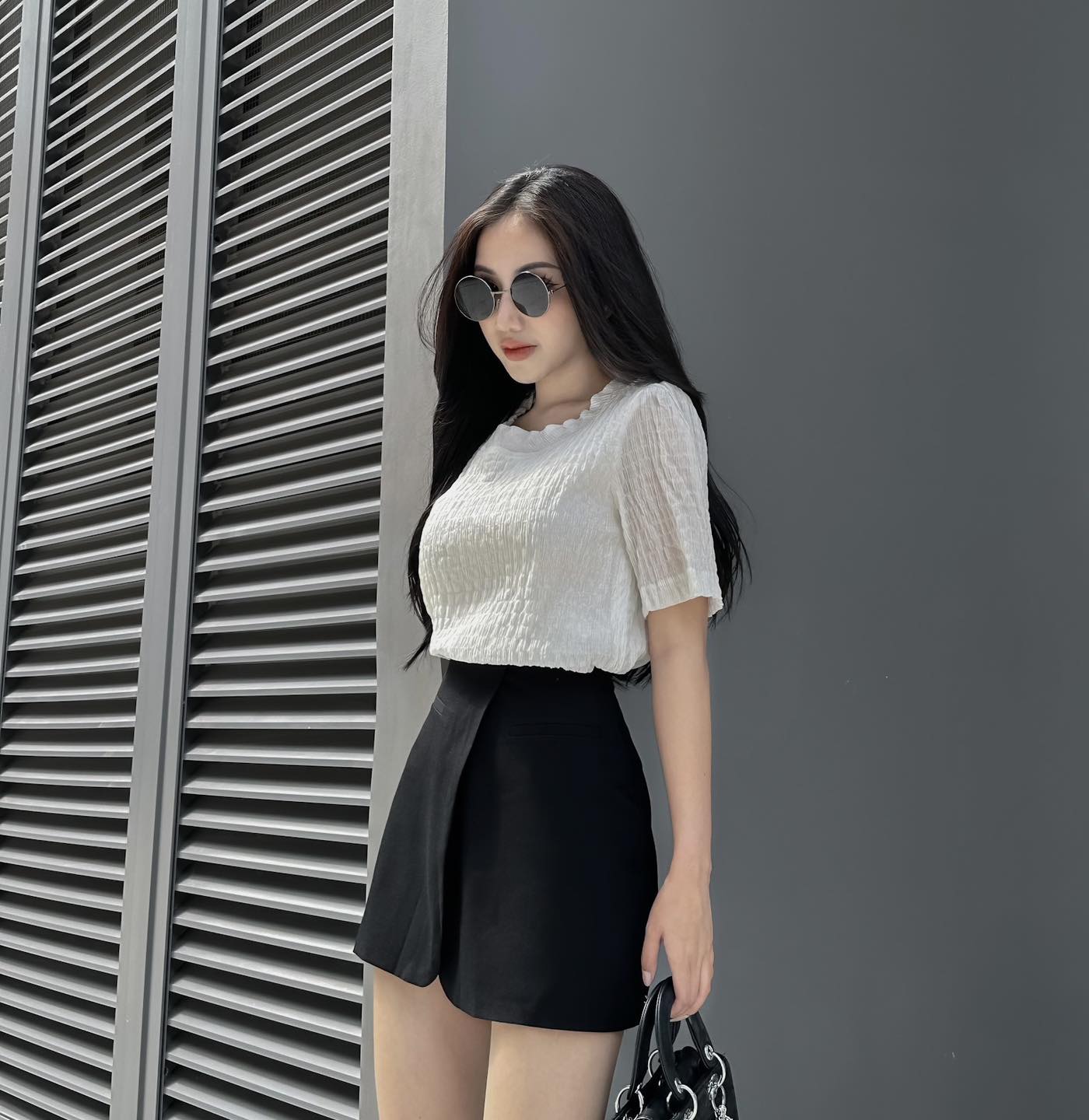 Áo cổ tròn Tay Ngắn " Llala Shirt " EllyClothing