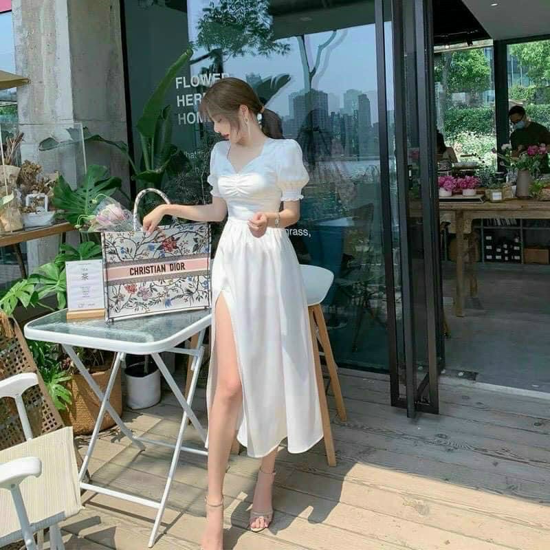 Đầm trắng cổ V viền hoa xẻ tà đính 3 nút - Đầm, váy nữ | ThờiTrangNữ.vn