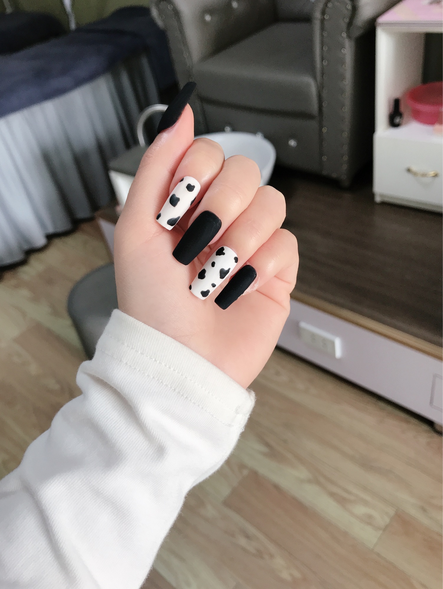 Fom móng sẵn- kèm keo- kèm dũa- bộ bò sữa- 10 móng