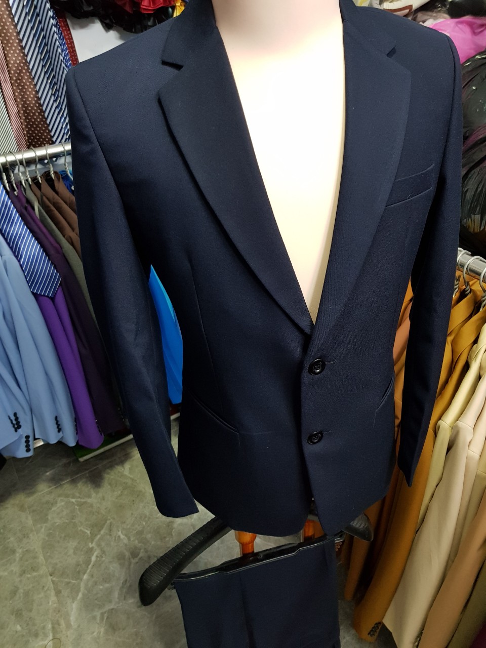 Áo vest nam kiểu 2 nút màu xanh đen đậm