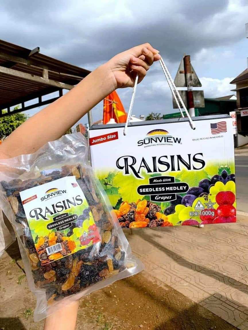 Nho Khô Mỹ Raisin Sunview Túi 700GR Không Hạt Vị Thập Cẩm - Nho mỹ Raisin túi 700gr làm quà tặng rất