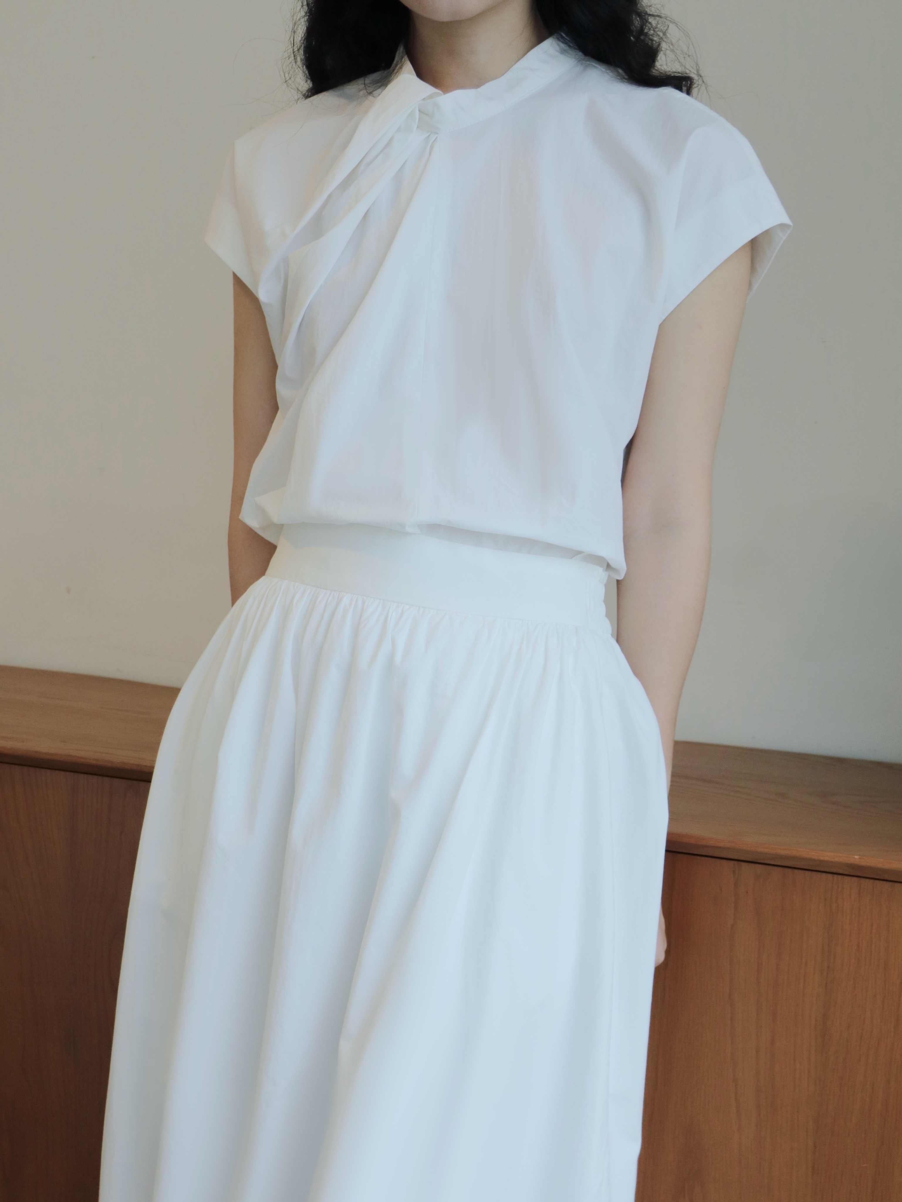 AOEM STUDIOS | IRIS TOP - Áo Nữ Cotton Hàn Cổ Xếp Dáng Suông Thanh Lịch.