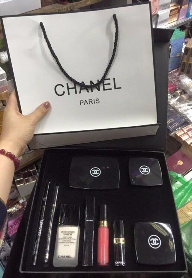 Bộ Mỹ Phẩm Chanel 9 Món