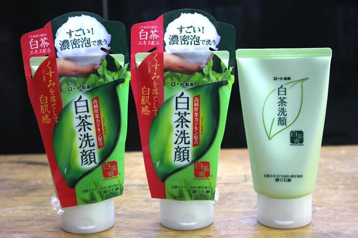 Sữa Rửa Mặt Trà Xanh Rohto Shirochasou Green Tea Foam