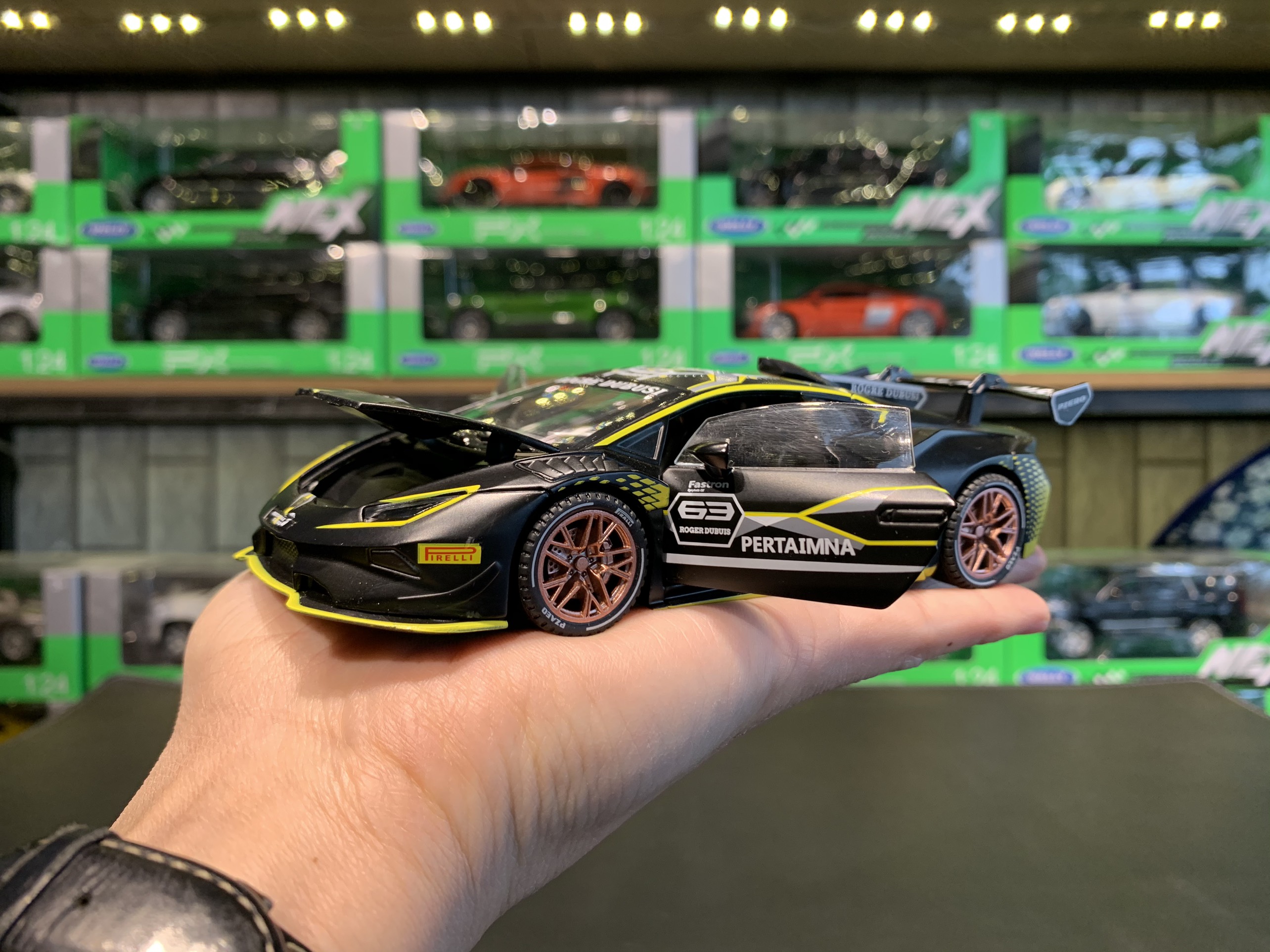 Mô hình xe Lamborghini Huracan Super Trofeo Evo tỉ lệ 1:32 hãng CHIMIE (Xám + Đen)