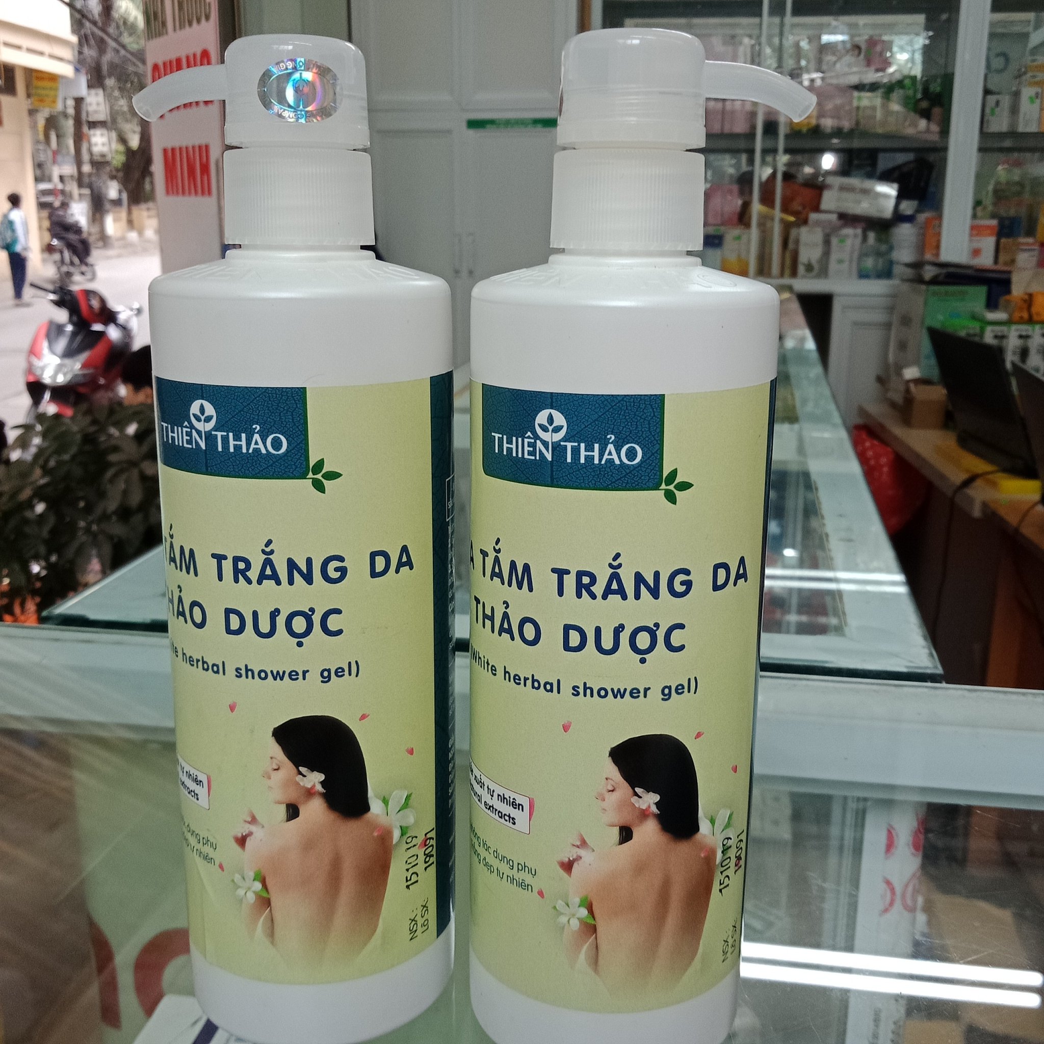 [Combo 2 Chai] Sữa Tắm Thảo Dược Thiên Thảo Giúp Da Trắng Mềm Khỏe Tự Nhiên 450Ml Tặng Kèm Mũ Chùm Đầu Chống Thấm Khi Tắm