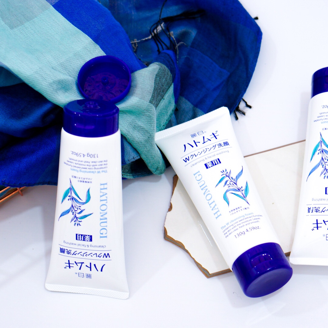 Sữa Rửa Mặt Trắng Da Ý Dĩ Hatomugi Naturie 130g