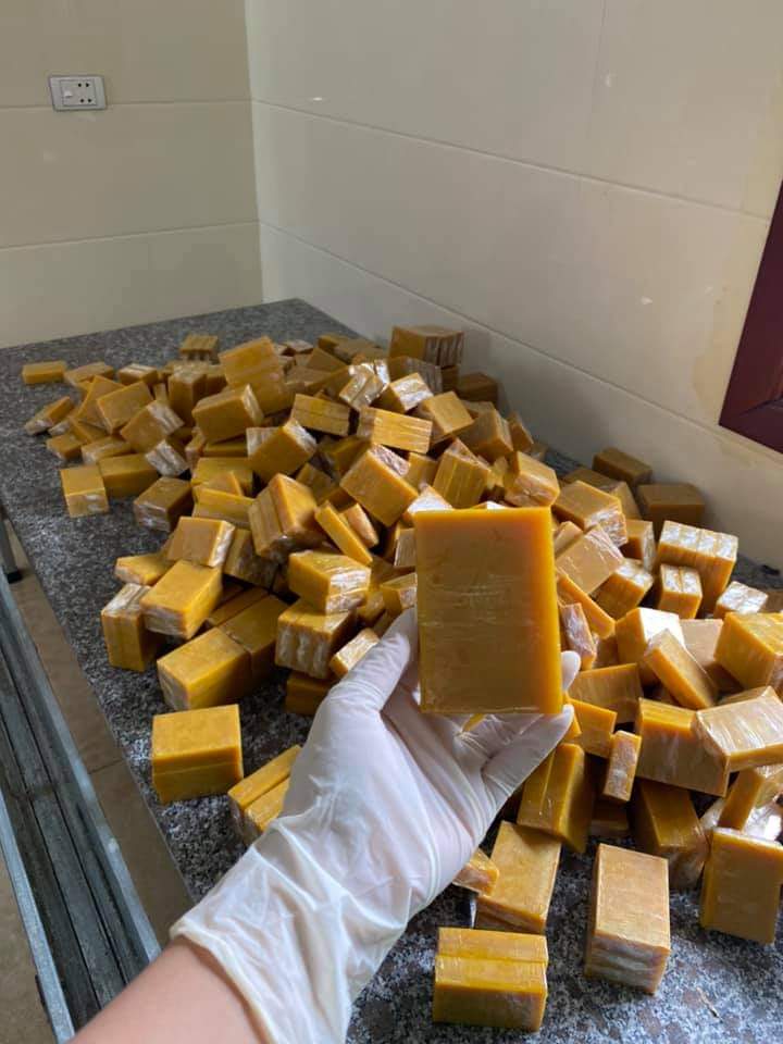 (Tặng túi lưới) Xà bông sinh dược nghệ mật ong 100gr-Dưỡng da trắng hồngmờ thâm mụn cấp ẩm cho body