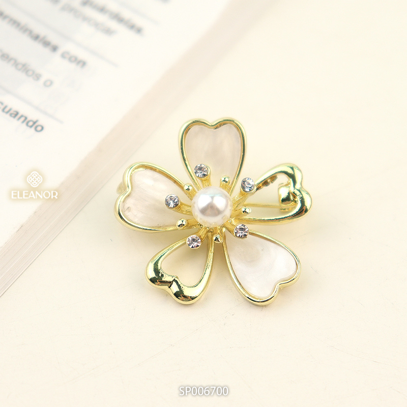 Ghim cài áo nữ Eleanor Accessories trâm cài hình hoa sen đính ngọc trai nhân tạo phụ kiện thời trang