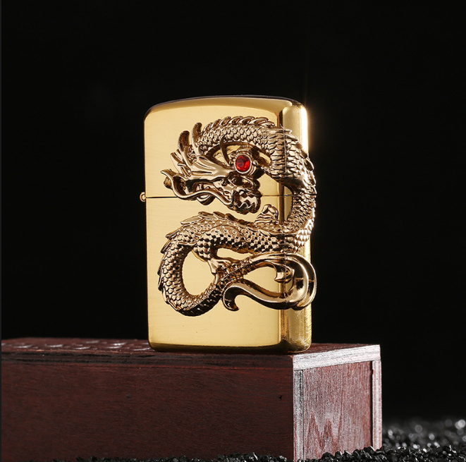 Bật lửa hộp quẹt Zippo rồng quấn vàng