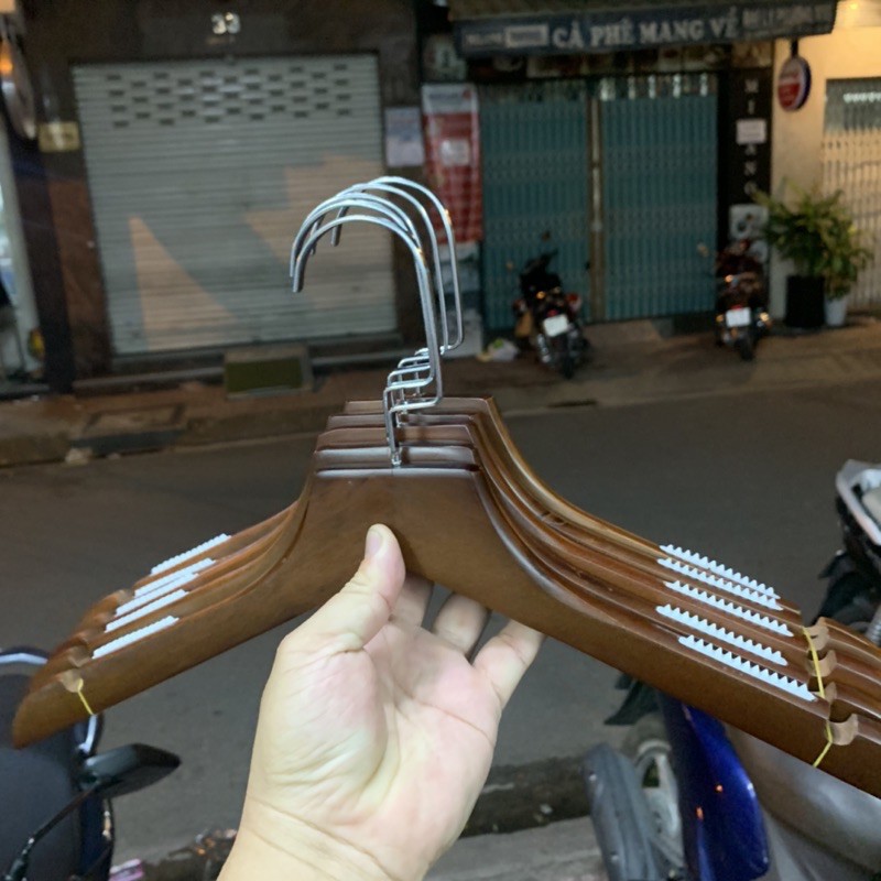 [HCM]Móc gỗ loại 1 chuyên dùng của các tiệm váy cưới treo áo cưới  móc treo đầm dạ hội móc vuông chị