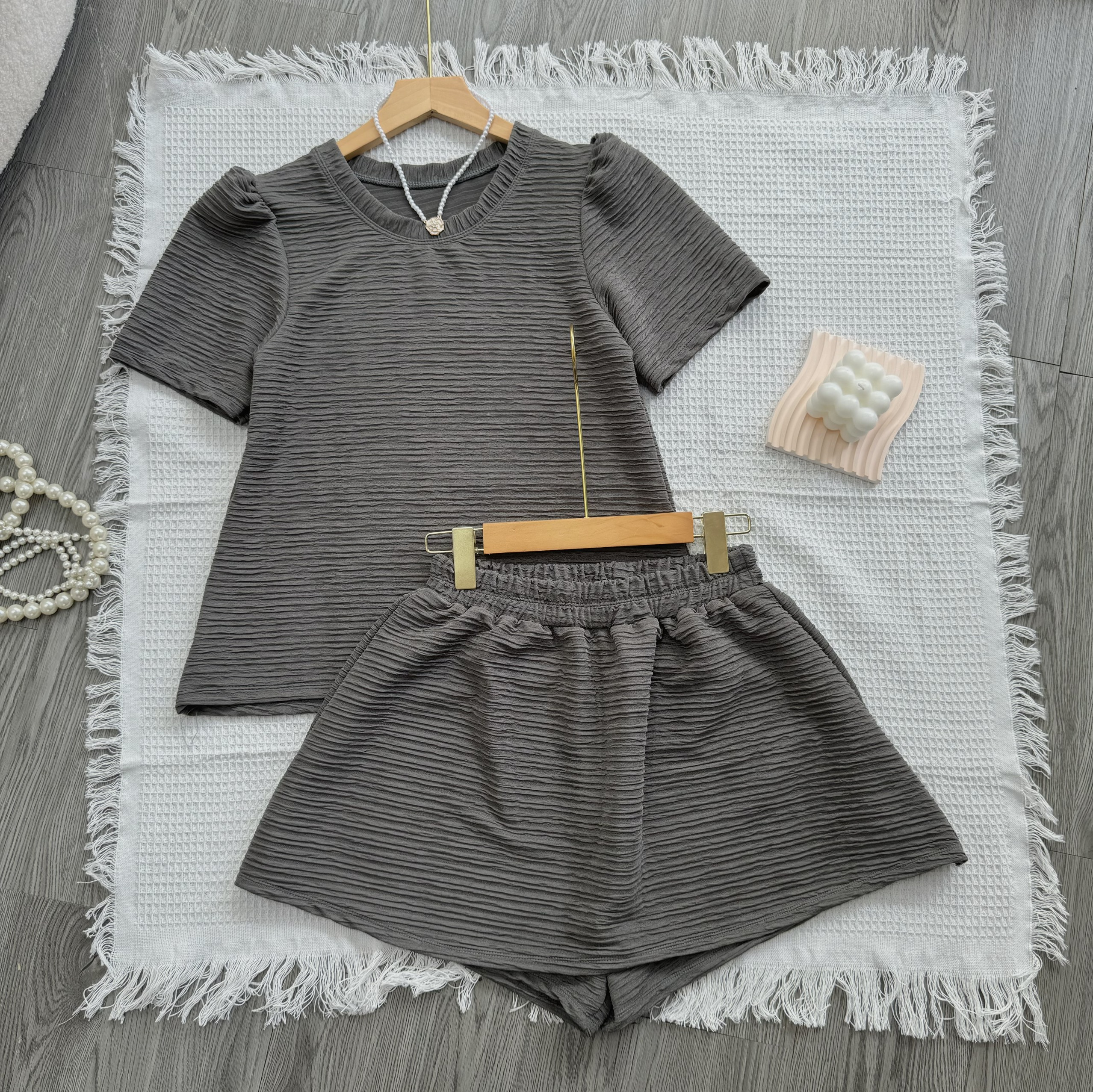 Set đồ bộ nữ bigsize cô nhỏ áo thun cổ tròn tay ngắn kèm quần giả váy ngắn chất xốp nhật thấm hút mồ